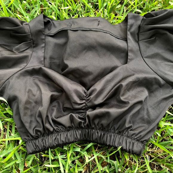 VTG 90s Black Puff-Sleeve Crop Top! 🦇 - Picture 5 of 8